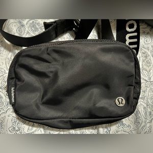 Lululemon beltbag Gently used perfect condition